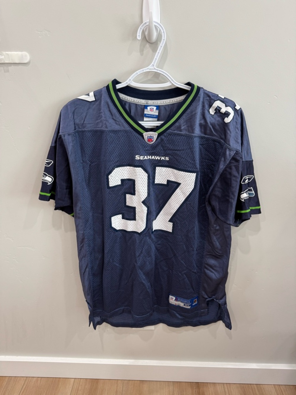 Reebok Navy and Green Seattle Seahawks #37 kid’s Football Jersey size xl